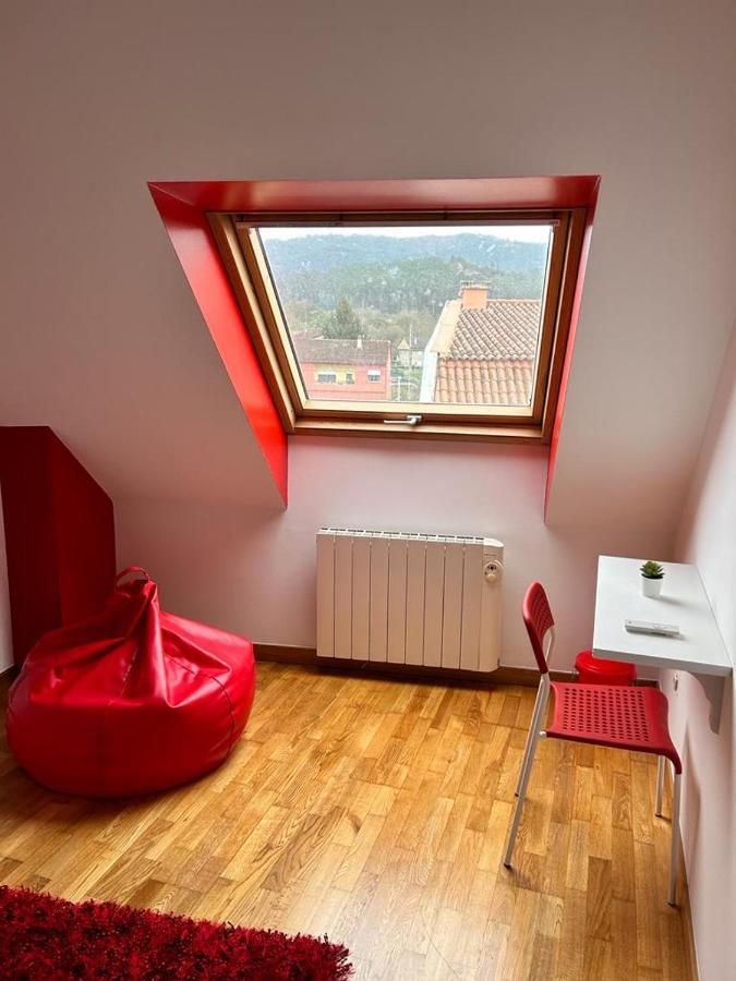 Acogedor Apartamento Atico En El Centro De O Porrino Exterior photo